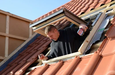 Pose de fenêtres de toit Velux à Champfleur